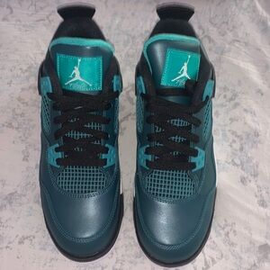 Jordan 4 Retro